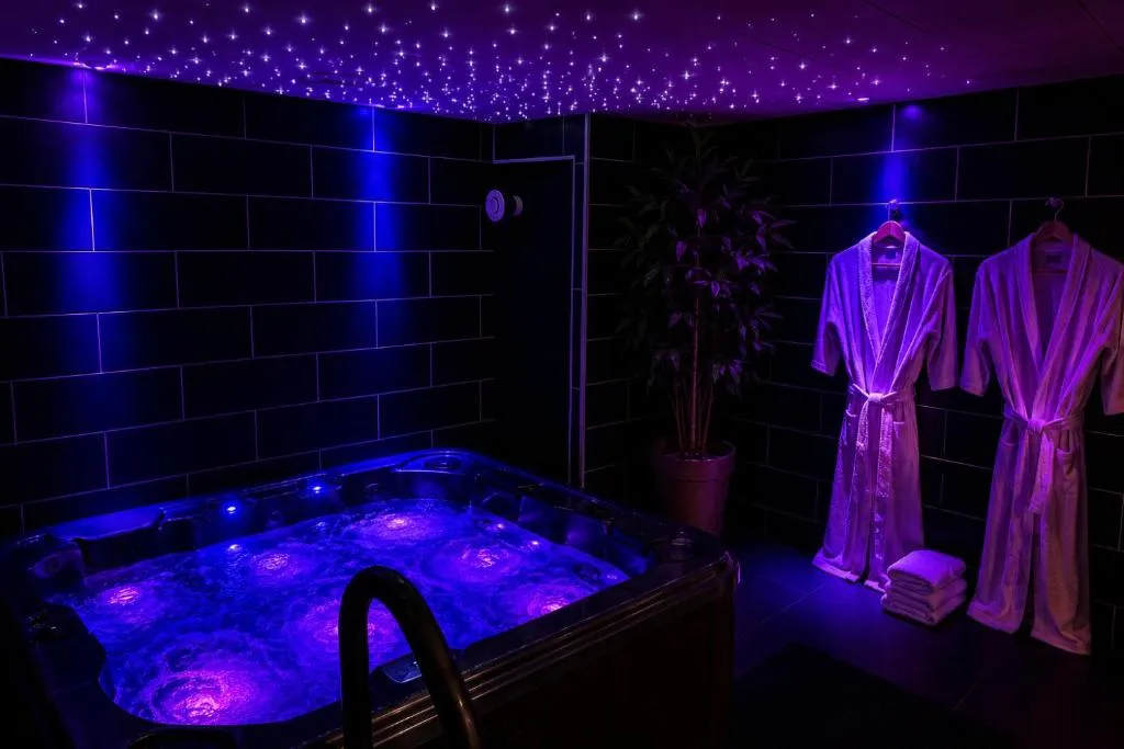 BLOM - Suite avec spa privatif et petit-déjeuner inclus près de Douai (Guesnain, Nord)