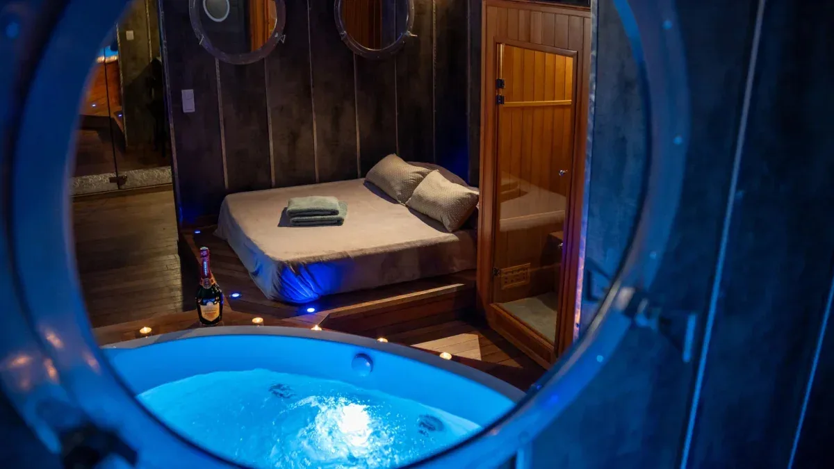 Boat Spa, love room à Lyon - photo 2 sur 12
