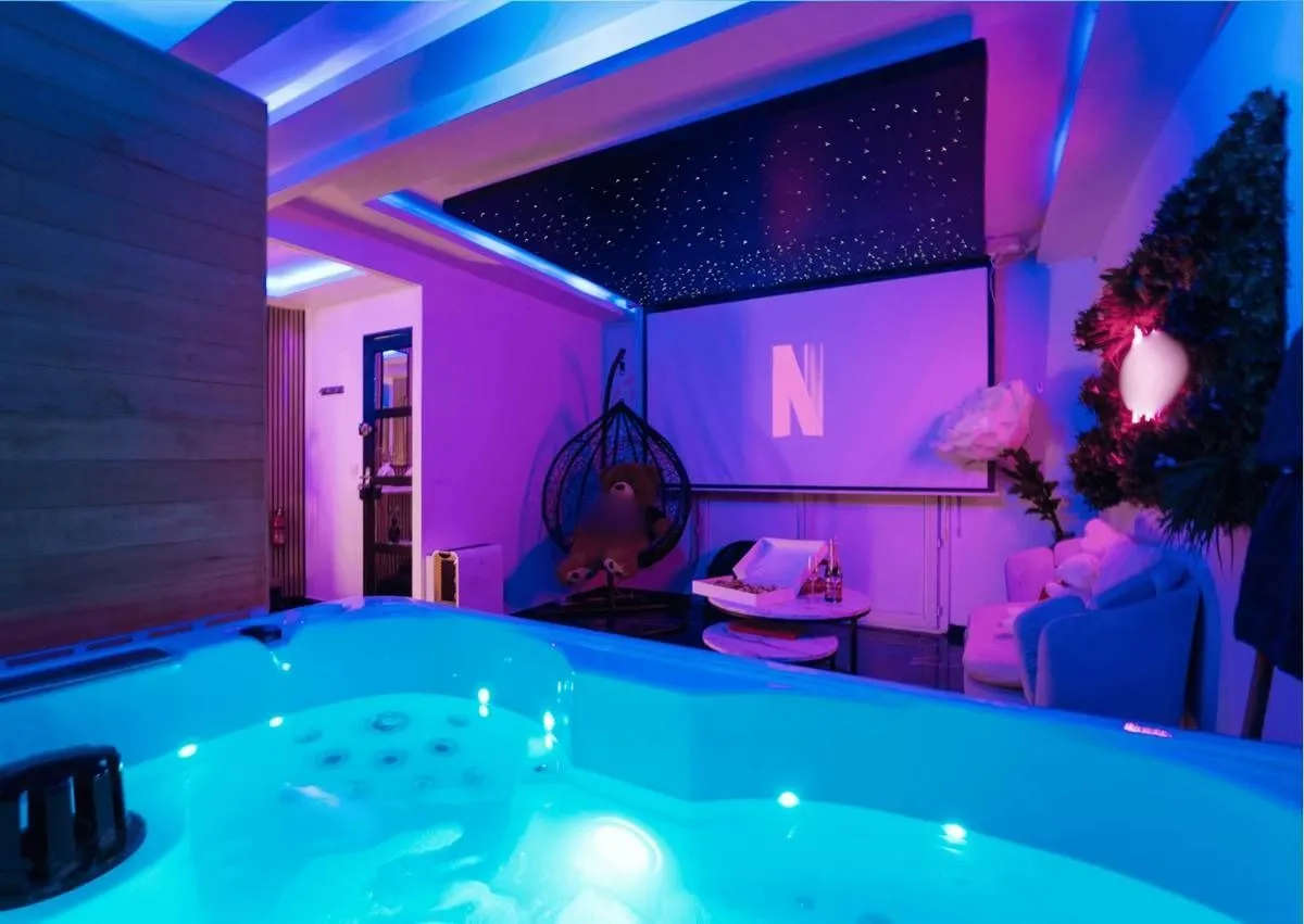 Bulle Spa de Saint-Michel - Jacuzzi, sauna et piscine privatisés (Saint-Michel-sur-Orge, Essonne)