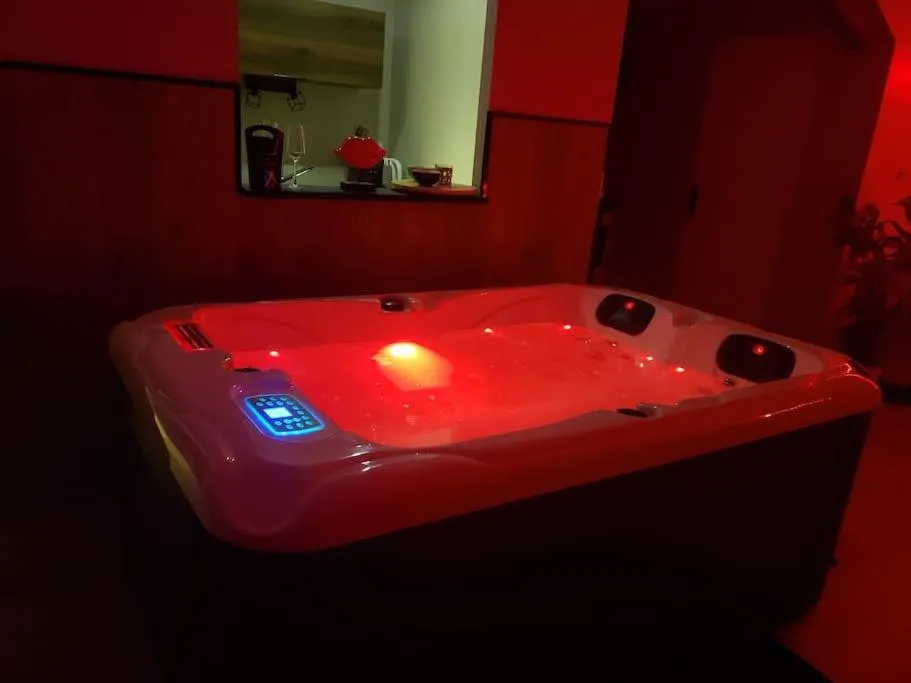 Bulles Étoilées, gîte avec spa à Montrevel-en-Bresse - photo 3 sur 12