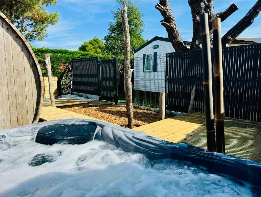Bungalow Balnéo d'Erquy - Bain à remous privé et plage à proximité (Erquy, Côtes-d'Armor)