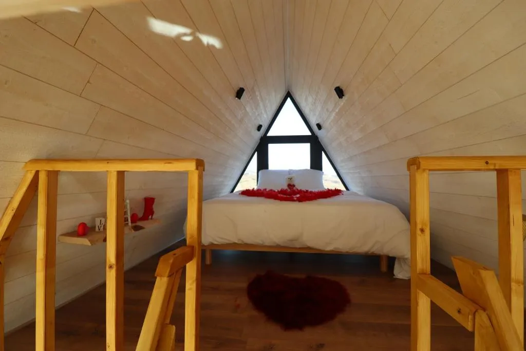 Cabane A-Frame et spa privatif, gîte avec spa à Durban-Corbières - photo 2 sur 12