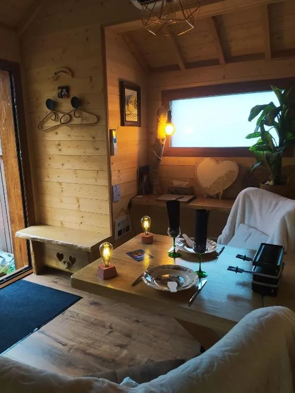 Cabane au bain perché - Spa privatif insolite en Alsace (Aspach, Haut-Rhin)
