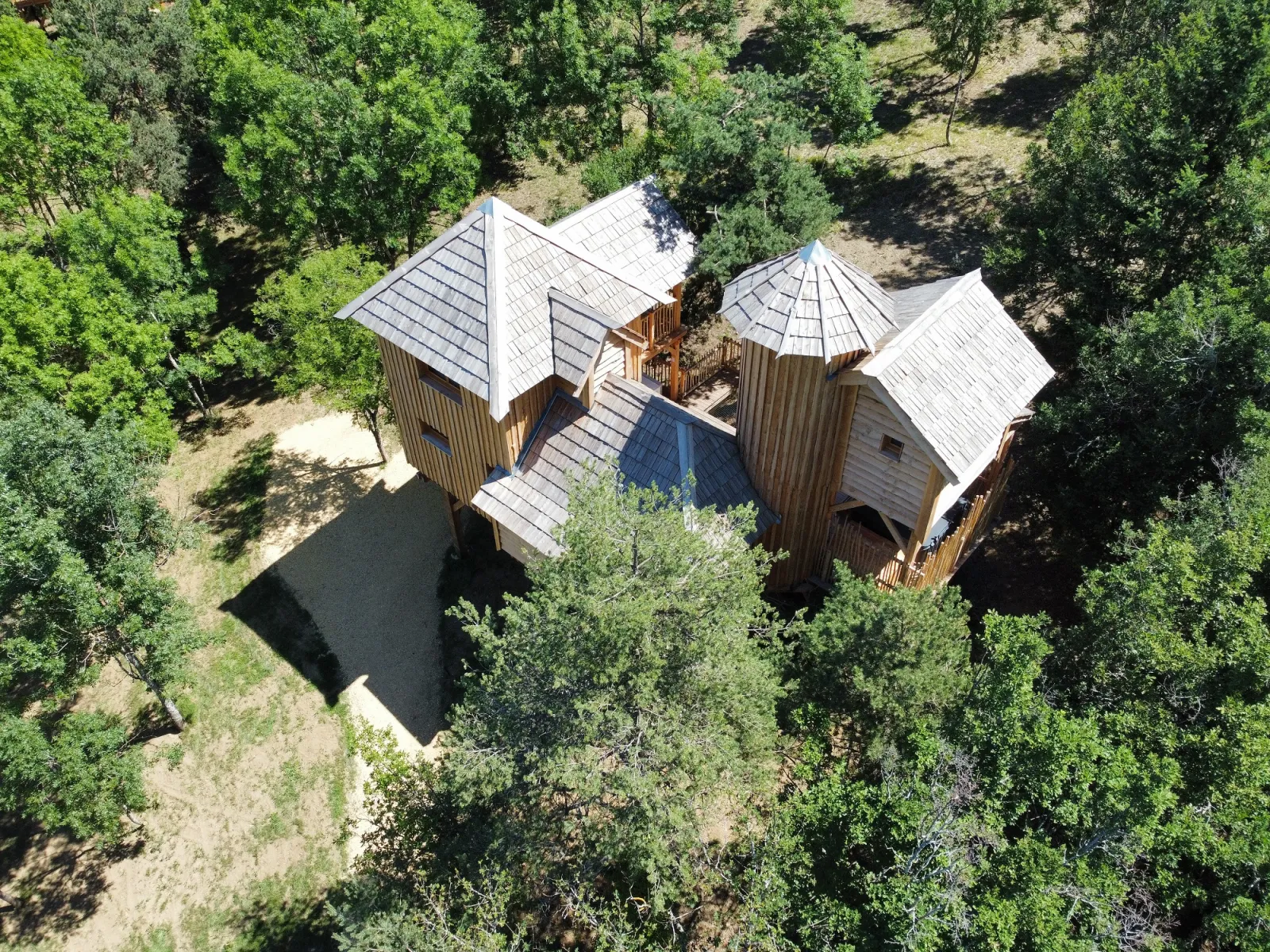 Cabane Château Familiale Spa Peydébé - Cabanes Spa Châteaux - Le Peydébé (Vieille-Brioude, Haute-Loire)