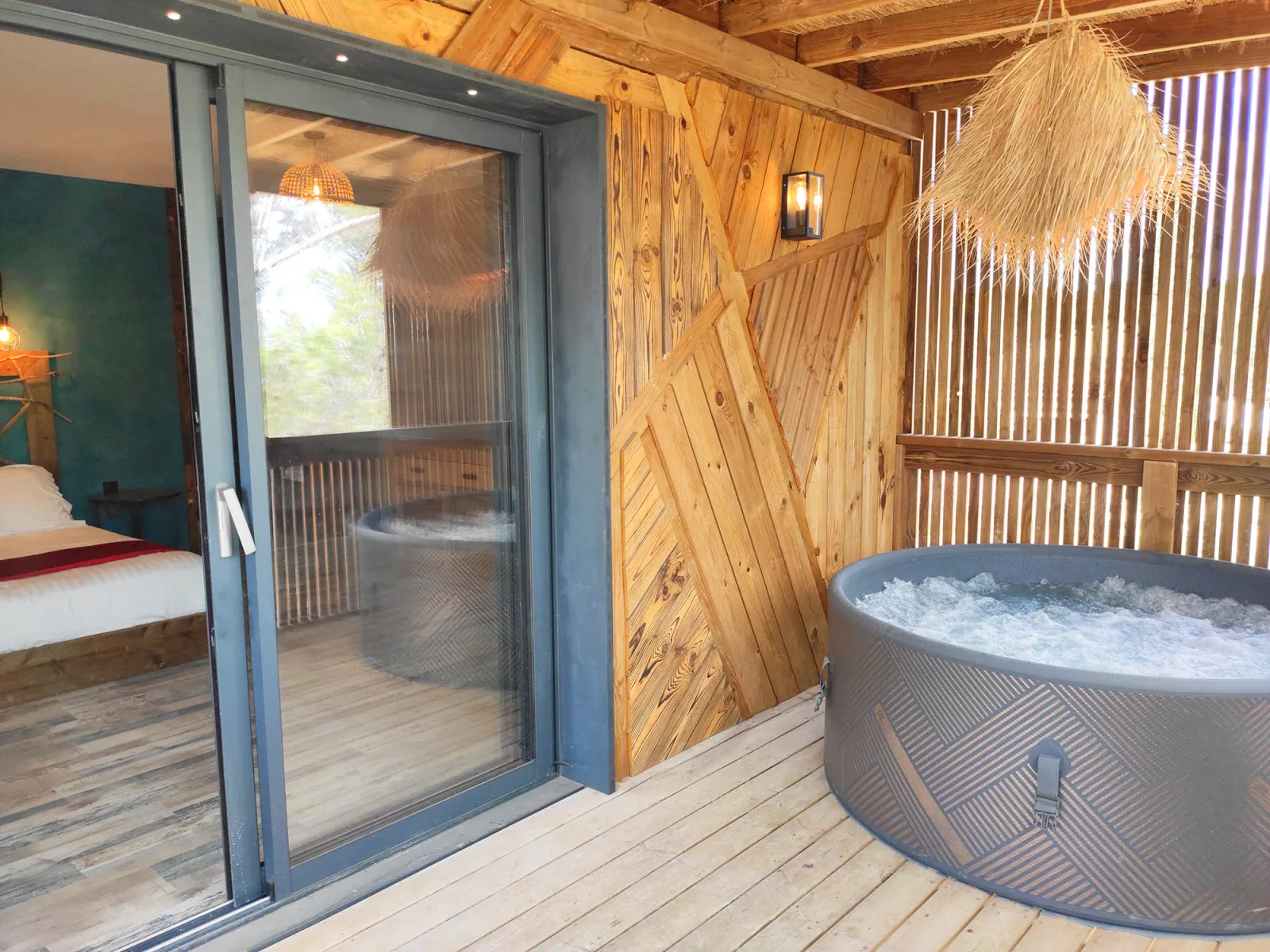 Cabane Jacuzzi, cabane à Calvisson - photo 3 sur 10