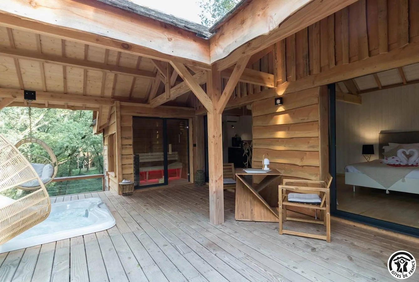 Cabane L'Insolite, cabane à Bérat - photo 3 sur 12
