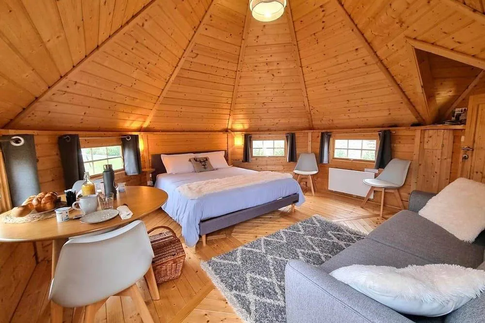 Cabane Laponie, hébergement insolite à Pradines - photo 3 sur 12