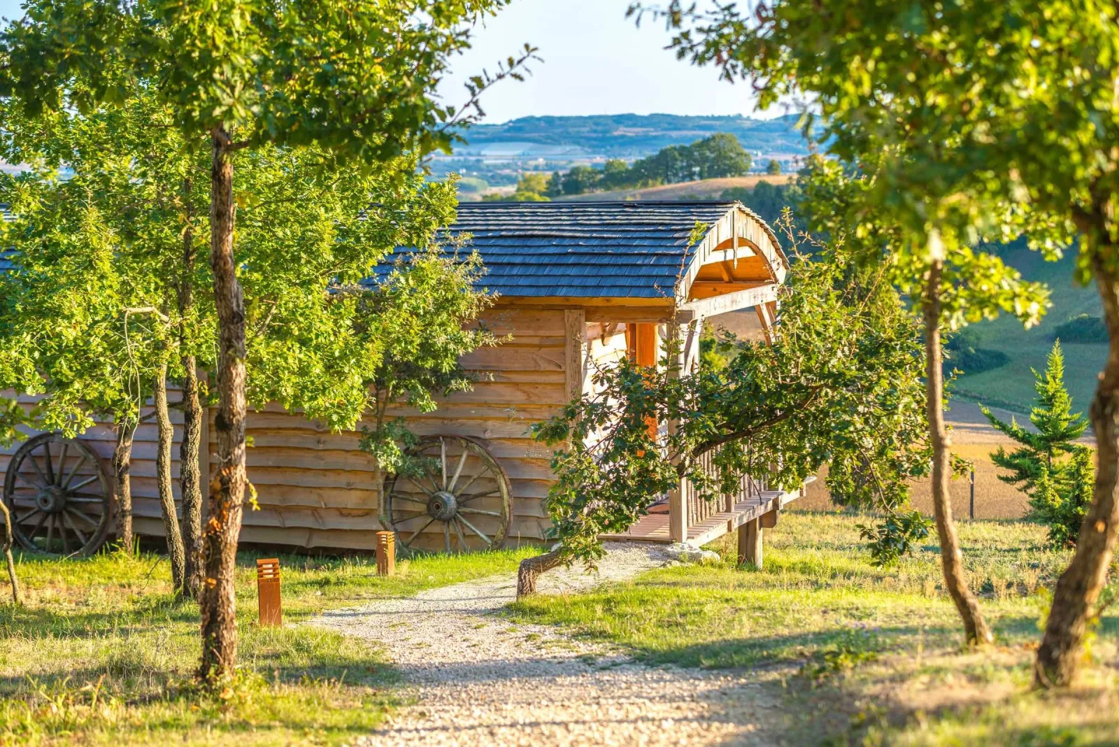 Cabane Spa Ciné Rétro, cabane à Clairac - photo 3 sur 9