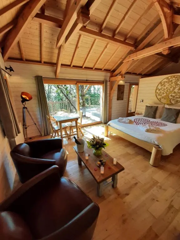 Cabanes du Hérisson, cabane à Bonlieu - photo 2 sur 12