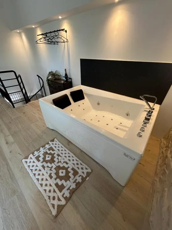 Cabanon de Rousset, gîte avec spa à Rousset-les-Vignes - photo 3 sur 12
