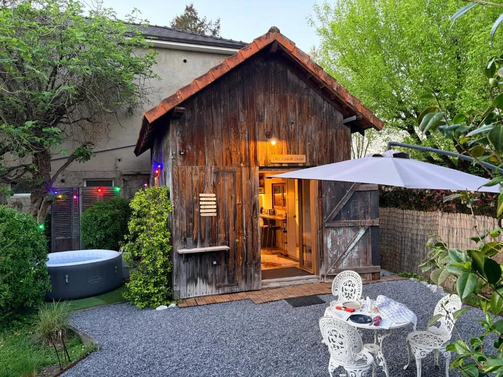 Cabanon Historique de Pau - chalet avec jacuzzi privé et jardin (Pau, Pyrénées-Atlantiques)