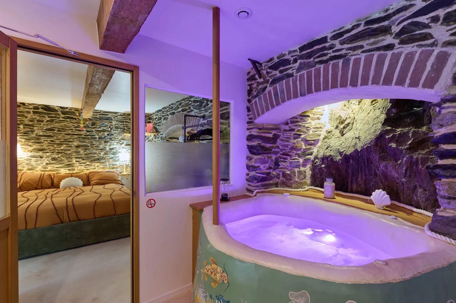 Le Calypso - Balnéo Love Room, plage à 150m (Collioure, Pyrénées-Orientales)