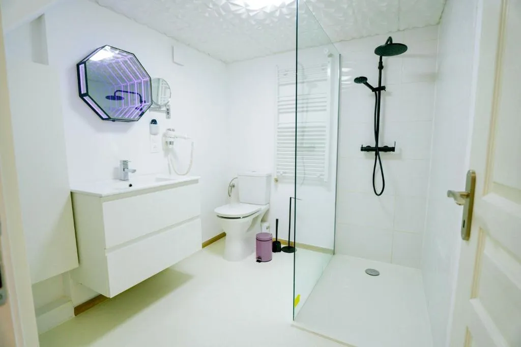 Capsule Espace cinéma, gîte avec spa à Roubaix - photo 3 sur 12