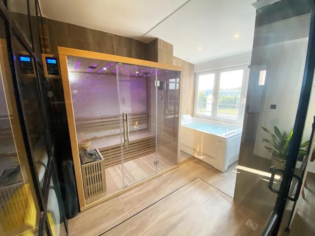 Capsule Gaming, gîte avec spa à Valenciennes - photo 2 sur 12