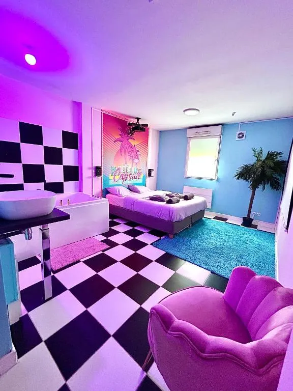 Capsule Miami Vice, gîte avec spa à Liévin - photo 2 sur 12