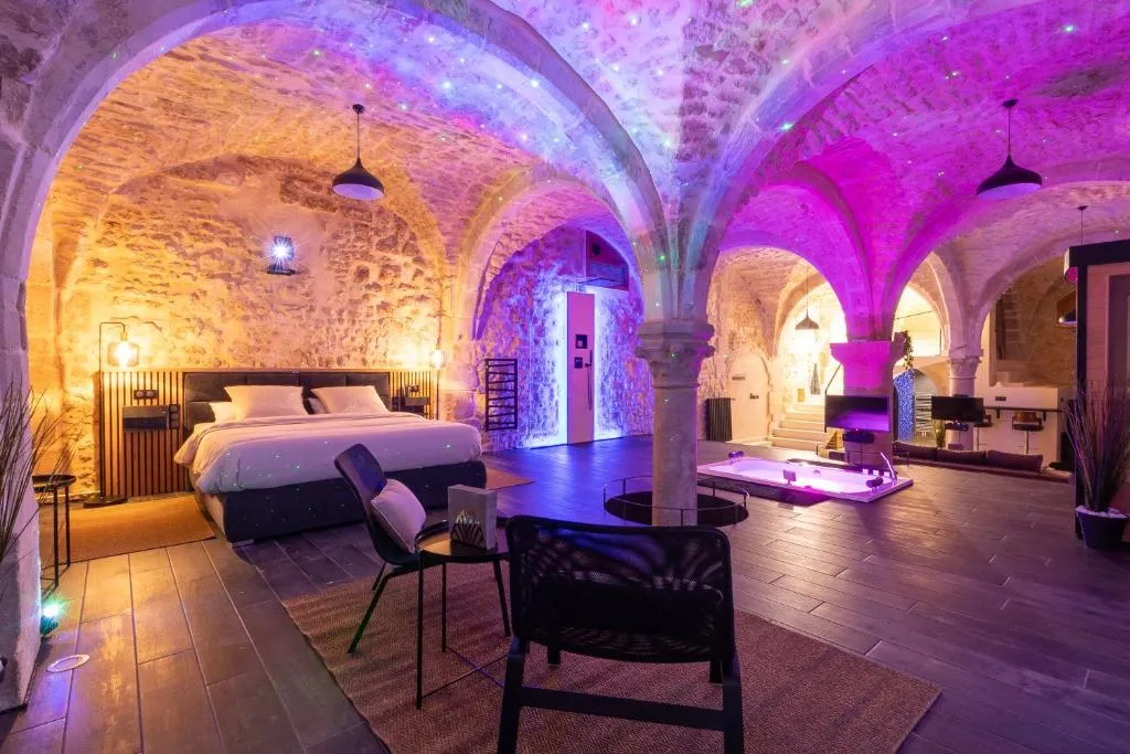 Cave privative XELA - Sauna et bain à remous à Auxerre (Auxerre, Yonne)