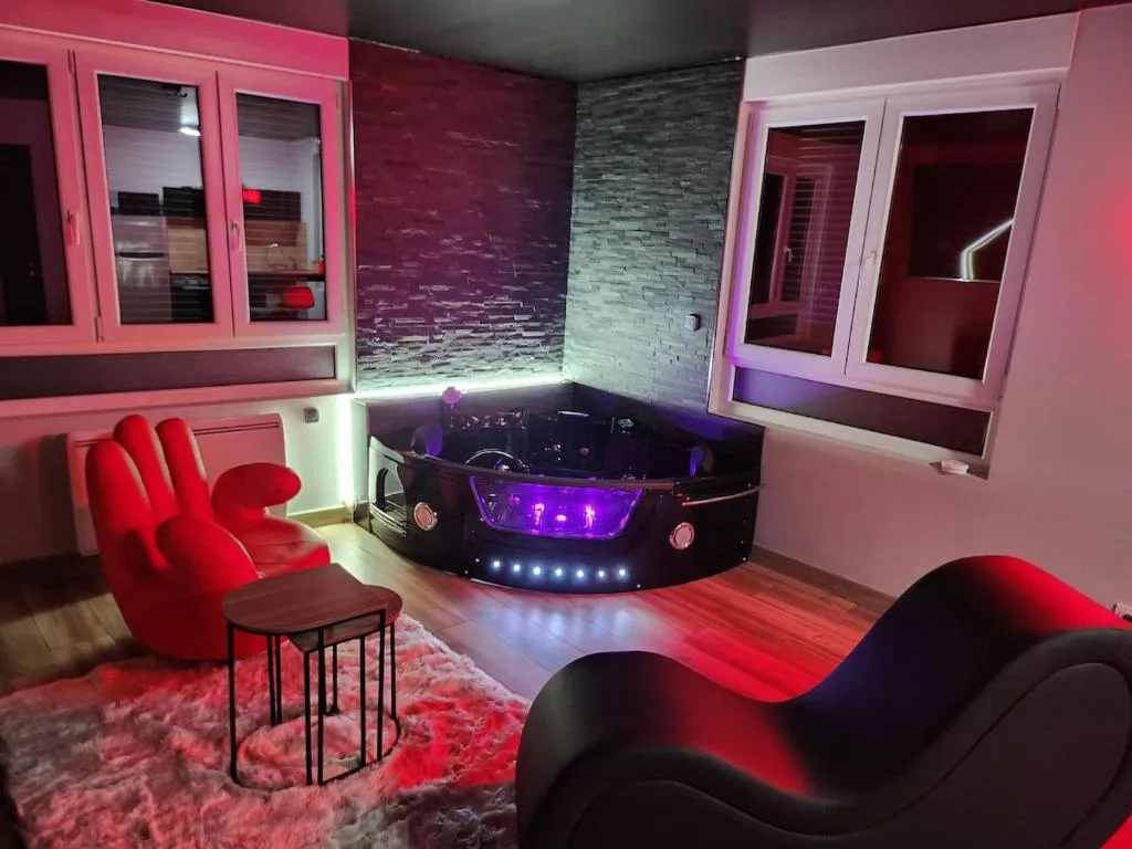 Cerises Love - Appartement balnéo à prix doux en Moselle (Sarralbe, Moselle)