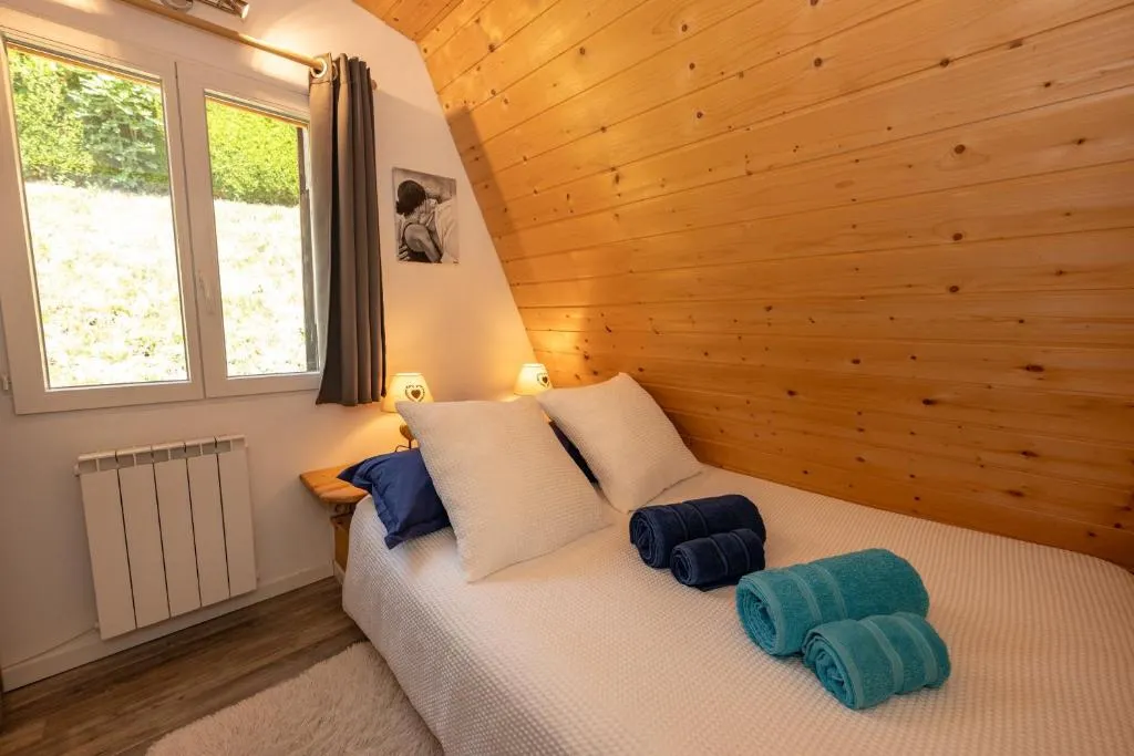 Chalet Au-Doux-Altic, gîte avec spa à Métabief - photo 2 sur 12