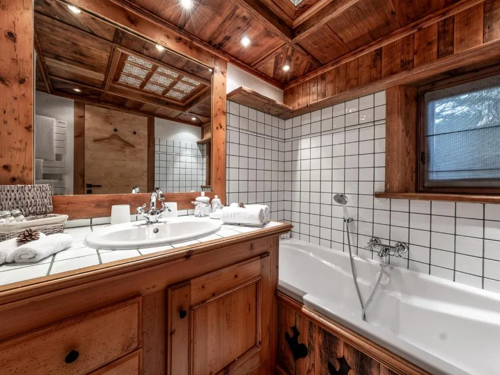 Chalet familial de Courchevel, gîte avec spa à Courchevel - photo 3 sur 12