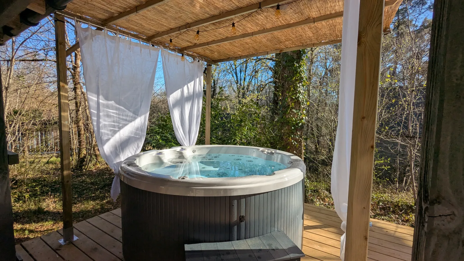 Chalet Grand Chêne avec Spa privatif - Castelwood (Biron, Dordogne)