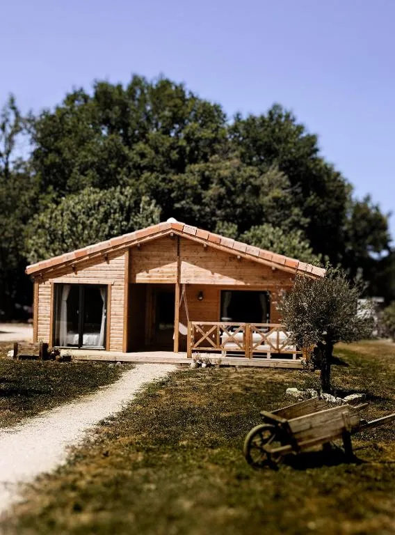 Chalet jacuzzi de Vouharte, gîte avec spa à Vouharte - photo 2 sur 5