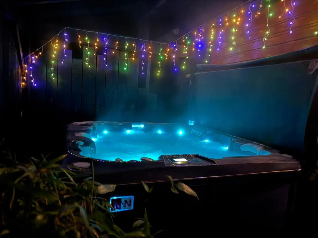 Chalet jacuzzi des Mousses - Jacuzzi privé et vue sur les Vosges (Belfahy, Haute-Saône)