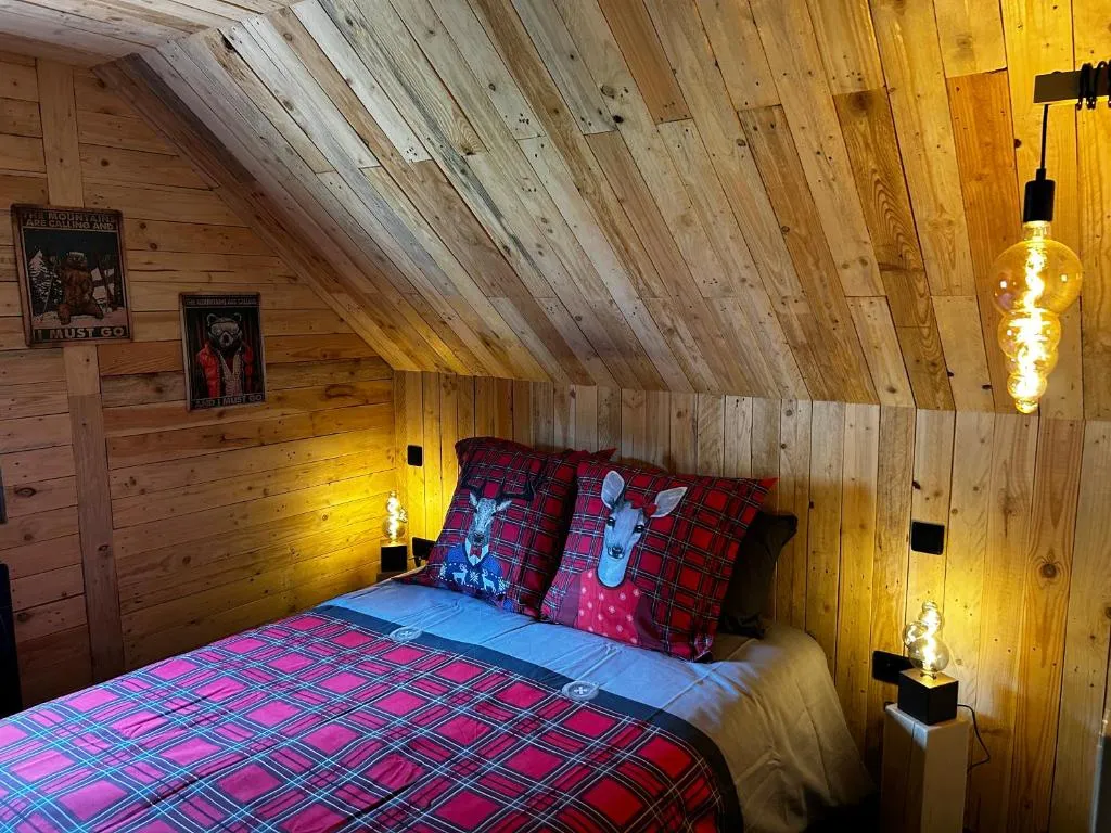 Chalet jacuzzi des Mousses, gîte avec spa à Belfahy - photo 2 sur 12