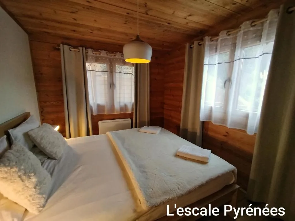Chalet Jacuzzi Vue Imprenable, gîte avec spa à Bagnères-de-Bigorre - photo 2 sur 10