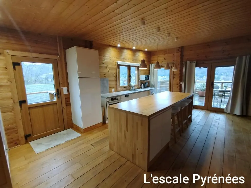 Chalet Jacuzzi Vue Imprenable, gîte avec spa à Bagnères-de-Bigorre - photo 3 sur 10
