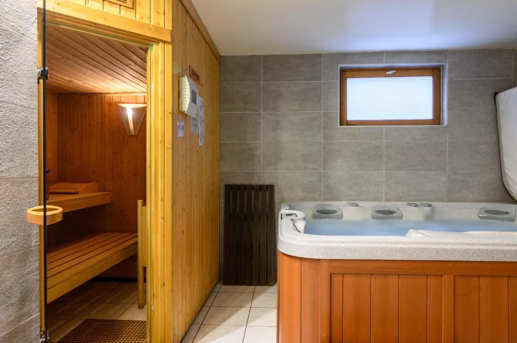 Chalet Les Genêts 2, gîte avec spa à Saint-Amarin - photo 3 sur 12