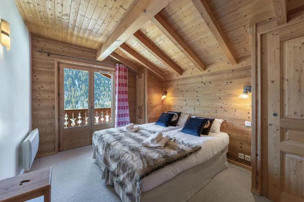 Chalet Montbéliarde, gîte avec spa à Châtel - photo 2 sur 12
