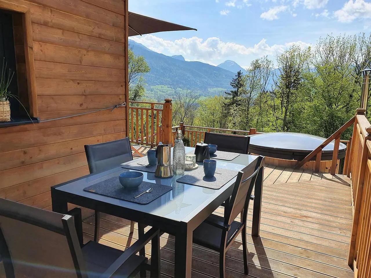 Chalet Pecloz - Bain nordique au bois et vue sur le massif (Arith, Savoie)