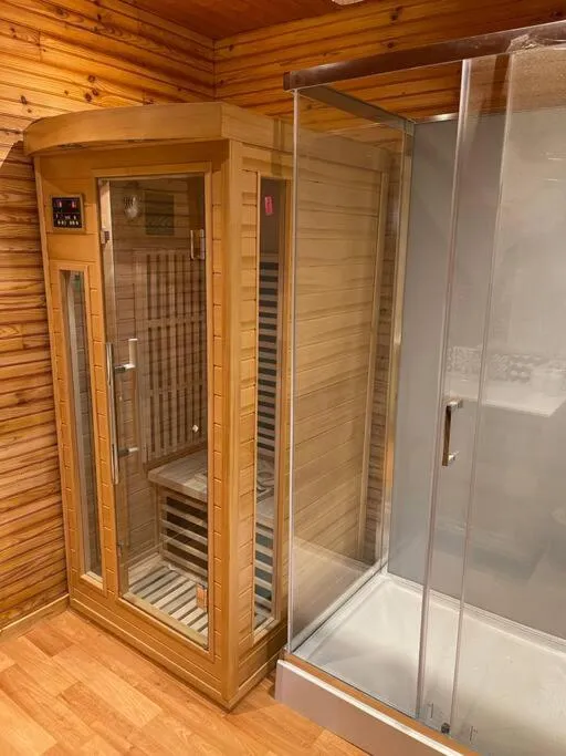 Chalet sauna et jacuzzi d'Arthon, gîte avec spa à Arthon - photo 3 sur 11