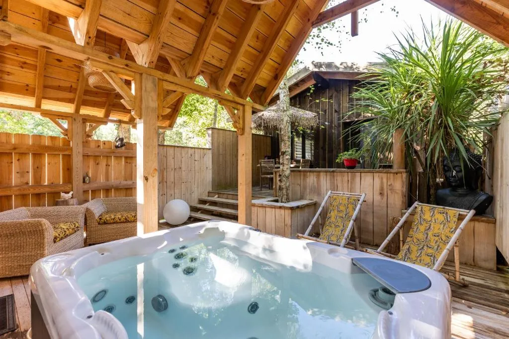 Chalet Savannaketh - Bain à remous, terrasse et parking privé (Lacanau, Gironde)