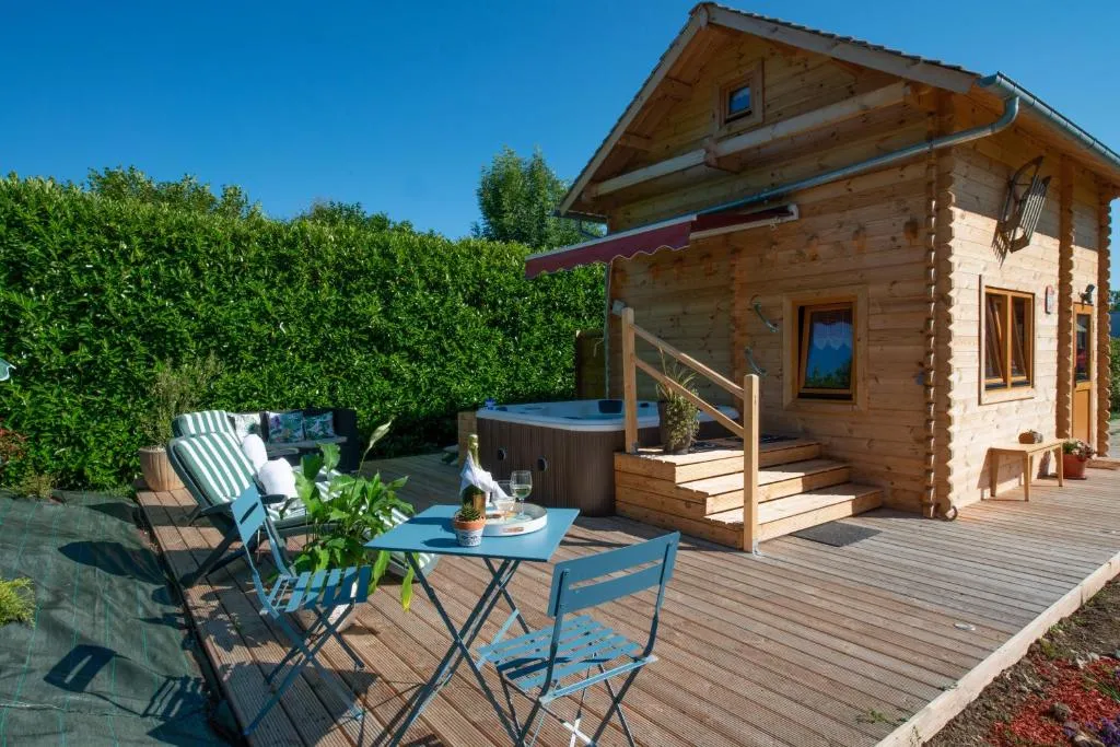 Chalet spa de la Côte Fleurie - bain à remous entre Deauville et Cabourg (Auberville, Calvados)