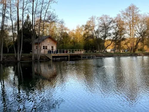 Chalet sur l'eau, gîte avec spa à Montreuil-sur-Epte - photo 2 sur 12