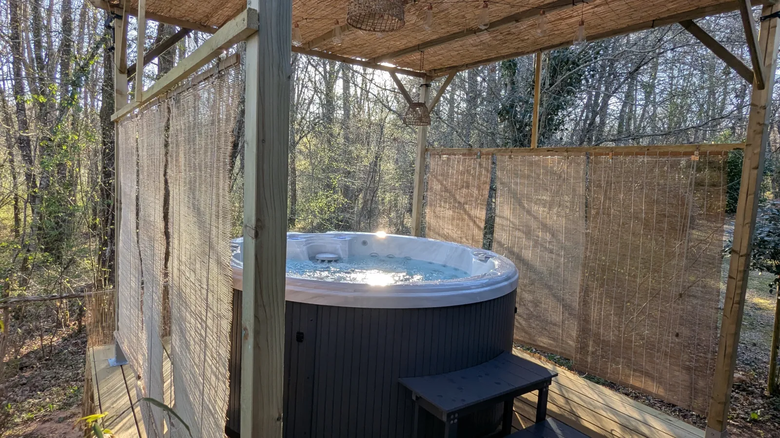 Chalet Vital - Gîte avec jacuzzi et sauna privatifs (Biron, Dordogne)