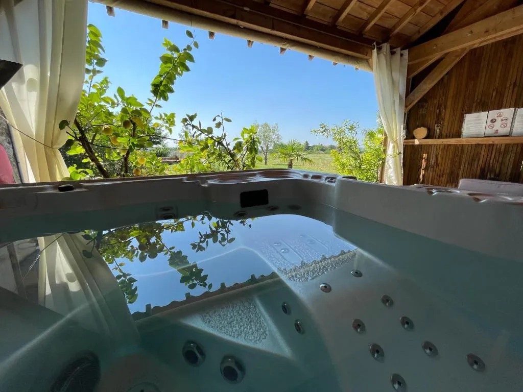 Chambre d'hôtes Jacuzzi de Saint-Avit, gîte avec spa à Saint-Avit-Sénieur - photo 3 sur 12