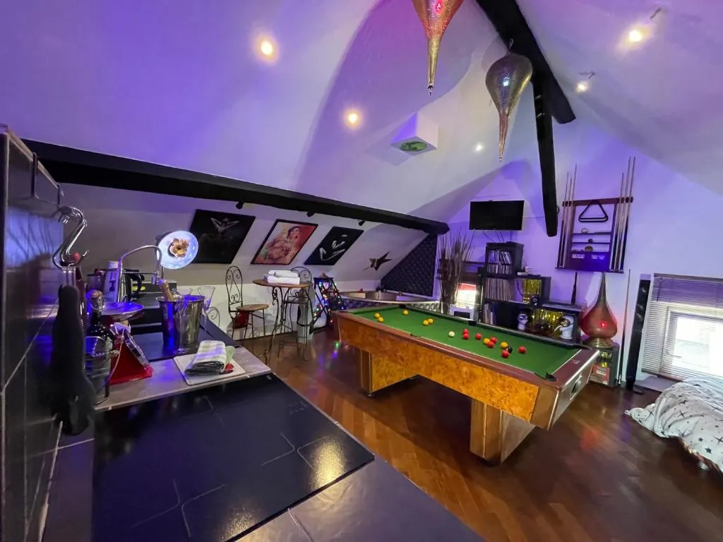 Chambre et Lounge de Marolles - Spa, jacuzzi et jardin (Marolles-en-Hurepoix, Essonne)