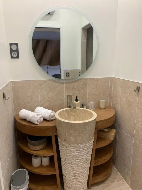 Chambre Jacuzzi, gîte avec spa à Messy - photo 3 sur 12