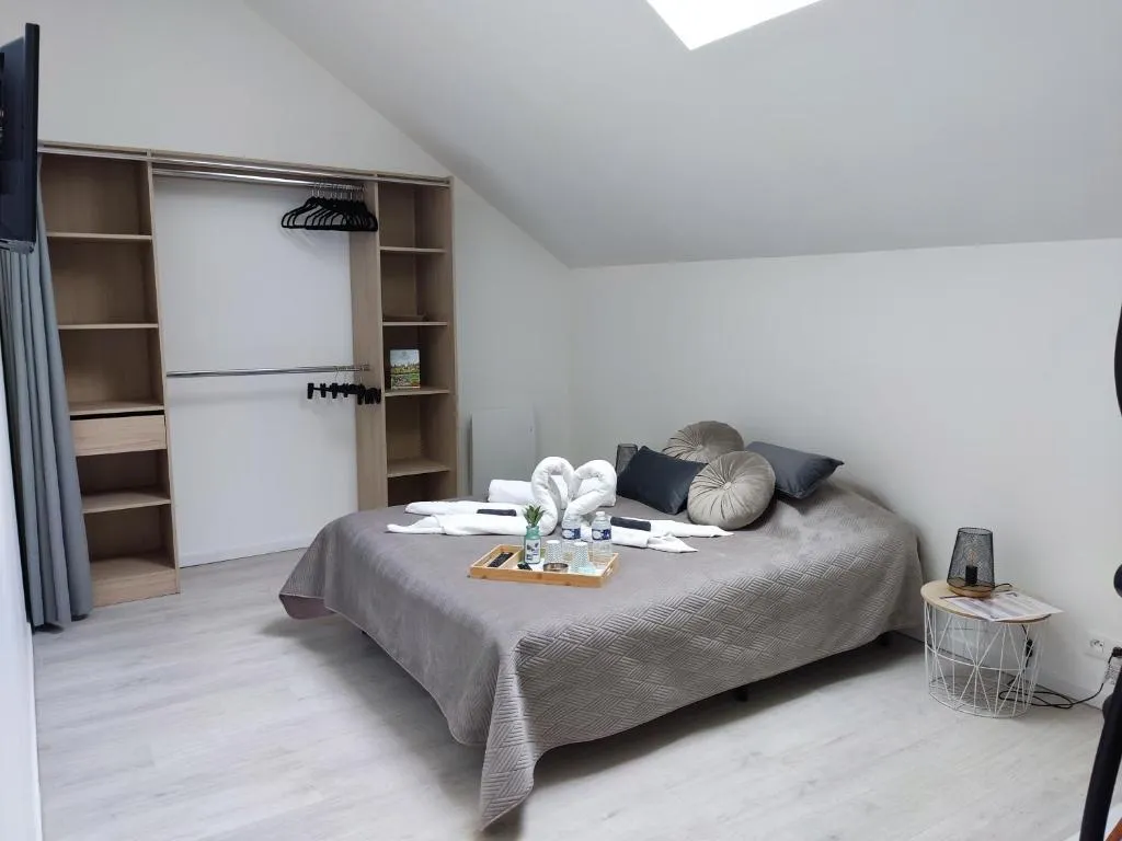 Chambre jacuzzi de Thiers-sur-Thève, gîte avec spa à Thiers-sur-Thève - photo 2 sur 12
