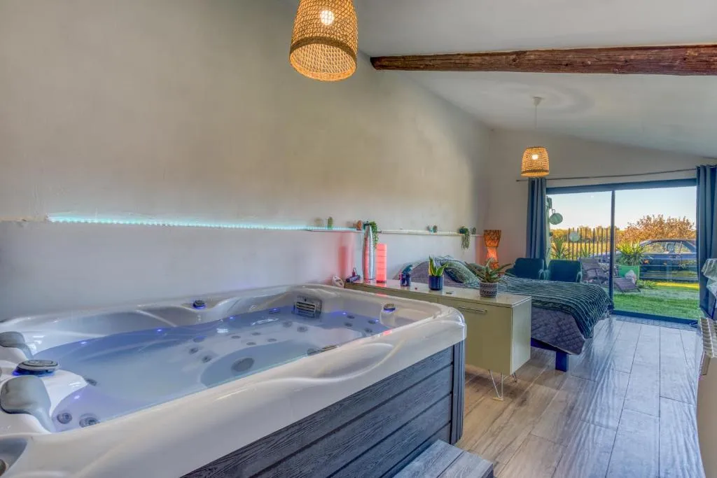 Chambre spa campagne arlésienne, gîte avec spa à Arles - photo 3 sur 12
