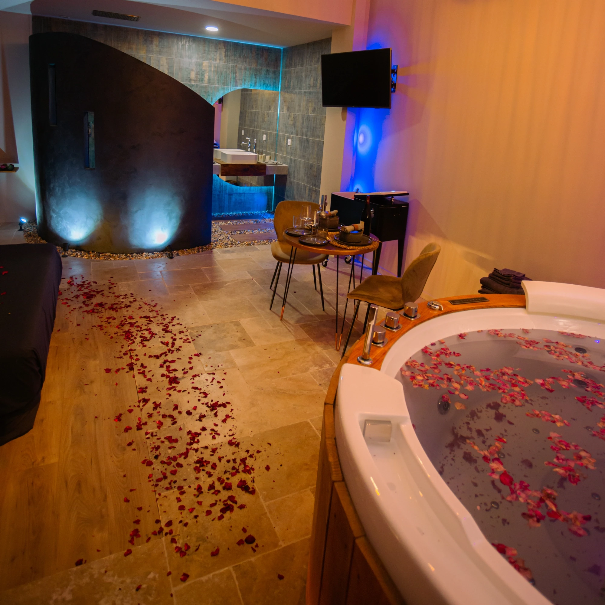 Chambre Spa de Ceyras, gîte avec spa à Ceyras - photo 3 sur 5