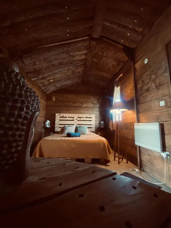 Chambre Spa Privé de Candor, gîte avec spa à Candor - photo 2 sur 11