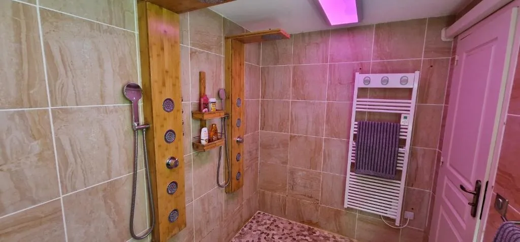 Chez Stephanie, gîte avec spa à Châteauroux - photo 3 sur 11