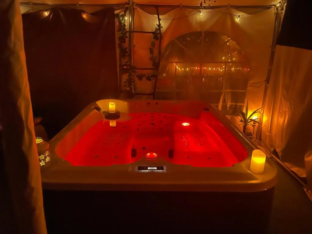 Choisy le Jacuzzi - chambre d'hôtes balnéo avec piscine en saison (Choisy-au-Bac, Oise)