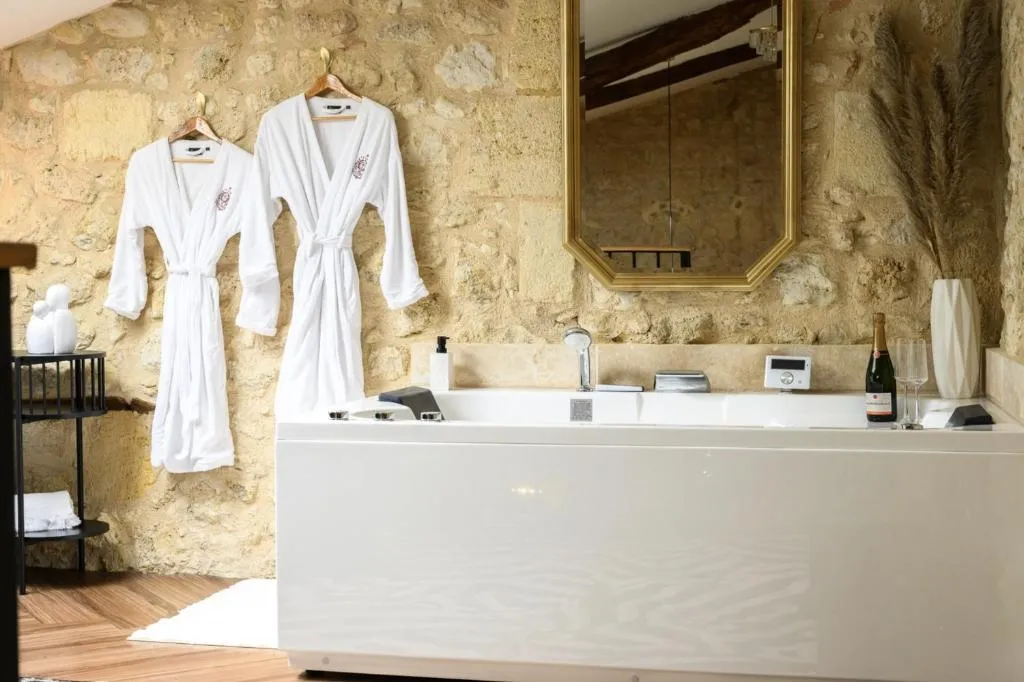 Clos des Voluptés, love room à Fargues-Saint-Hilaire - photo 3 sur 11