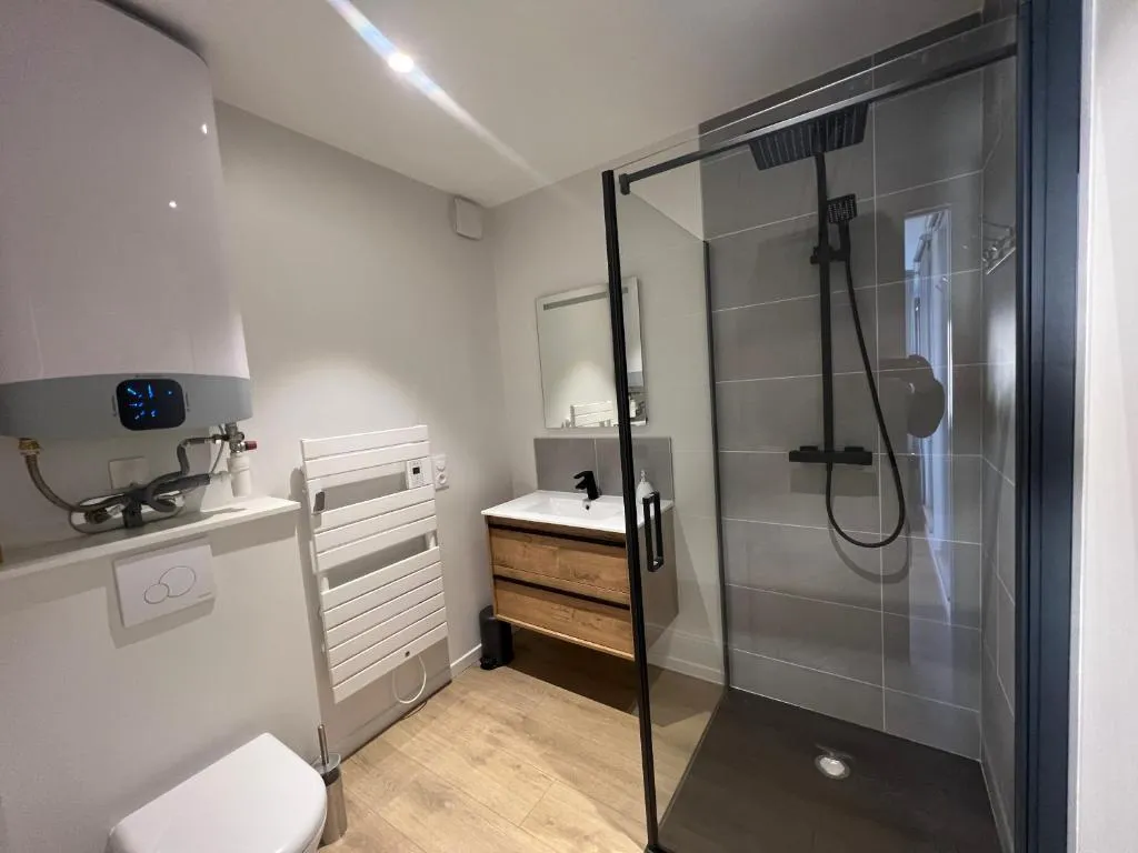 Conteneur design en lisière, gîte avec spa à Saint-Amand-les-Eaux - photo 2 sur 12