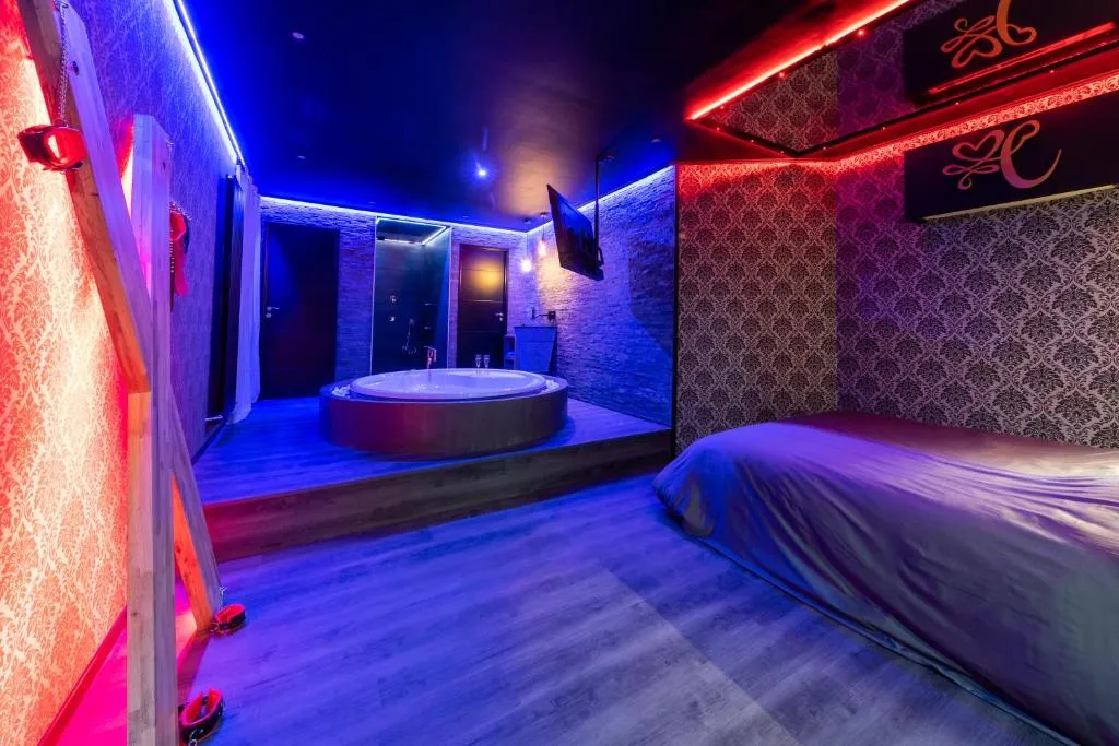 Cupidon Piscine et Spa - Appartement avec piscine privée et climatisation (Vesoul, Haute-Saône)