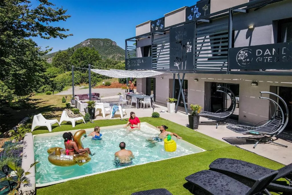 Dandelion gîte spa - un gîte design avec vue sur la rivière (Mostuéjouls, Aveyron)